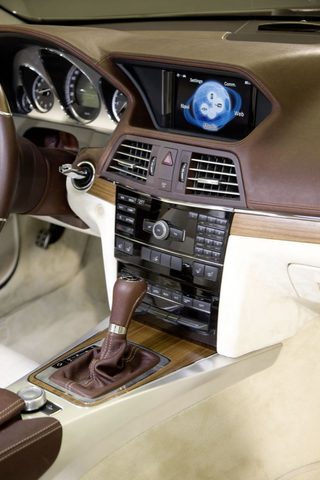Illustration for article titled Mercedes' Web-Connected myComand Takes on BMW iDrive